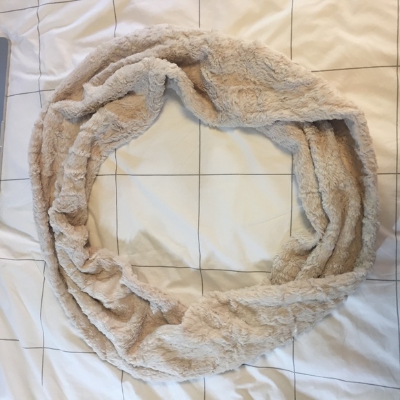 Forever 21 Accessories - Faux fur infinity scarf